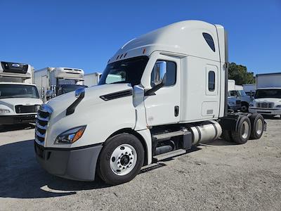 Used 2022 Freightliner Cascadia Detroit Diesel DD15 Semi Truck with Sleeper Cab for sale #550490 - photo 1
