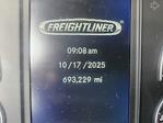 Used 2022 Freightliner Cascadia Detroit Diesel DD15 Semi Truck with Sleeper Cab for sale #550491 - photo 10
