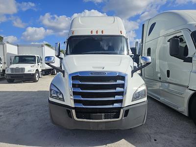 Used 2022 Freightliner Cascadia Detroit Diesel DD15 Semi Truck with Sleeper Cab for sale #550492 - photo 2
