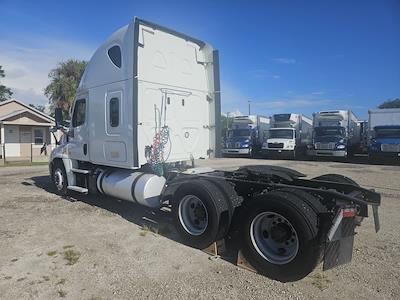 Used 2018 Freightliner Cascadia Detroit Diesel DD15 Semi Truck with Sleeper Cab for sale #765534 - photo 2