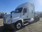 Used 2018 Freightliner Cascadia Detroit Diesel DD15 Semi Truck with Sleeper Cab for sale #765534 - photo 1