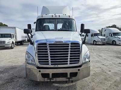 Used 2018 Freightliner Cascadia Detroit DD13 Semi Truck for sale #788219 - photo 2
