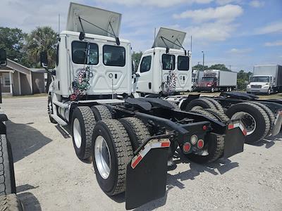 Used 2019 Freightliner Cascadia Cummins X15 Semi Truck for sale #795030 - photo 2