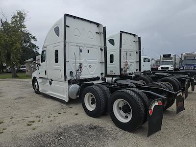 Used 2019 Freightliner Cascadia Detroit Diesel DD15 Semi Truck with Sleeper Cab for sale #813162 - photo 2