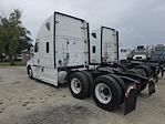 Used 2019 Freightliner Cascadia Detroit Diesel DD15 Semi Truck with Sleeper Cab for sale #813162 - photo 2