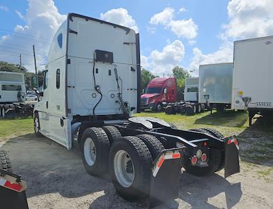 Used 2019 Freightliner Cascadia Detroit Diesel DD15 Semi Truck with Sleeper Cab for sale #813228 - photo 2