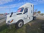 Used 2019 Freightliner Cascadia Detroit Diesel DD15 Semi Truck with Sleeper Cab for sale #815040 - photo 1