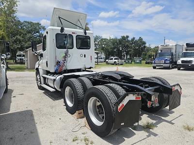 Used 2019 Freightliner Cascadia Cummins X15 Semi Truck for sale #864273 - photo 2
