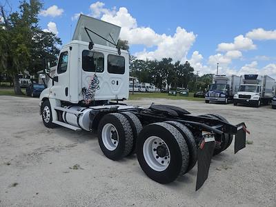 Used 2019 Freightliner Cascadia Cummins X15 Semi Truck for sale #864274 - photo 2
