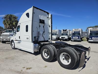 Used 2019 Freightliner Cascadia Detroit Diesel DD15 Semi Truck with Sleeper Cab for sale #876261 - photo 2