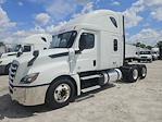 Used 2020 Freightliner Cascadia Detroit Diesel DD15 Semi Truck with Sleeper Cab for sale #878771 - photo 1
