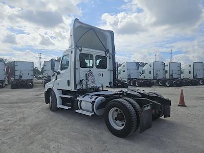 Used 2020 Freightliner Cascadia Detroit DD13 Semi Truck for sale #880232 - photo 2