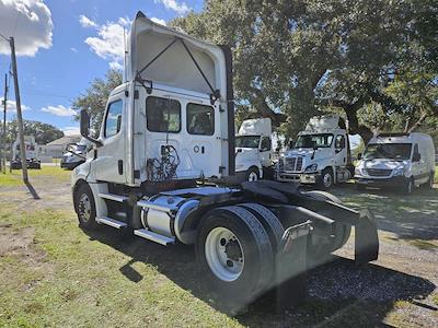 Used 2020 Freightliner Cascadia Detroit DD13 Semi Truck for sale #880233 - photo 2