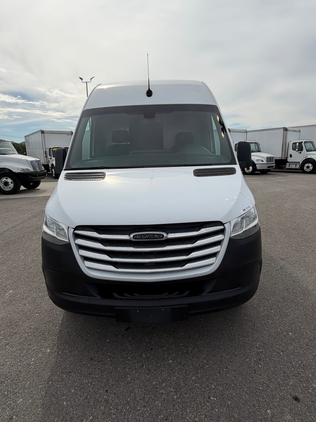 Used 2019 Freightliner Sprinter 2500 - photo 6