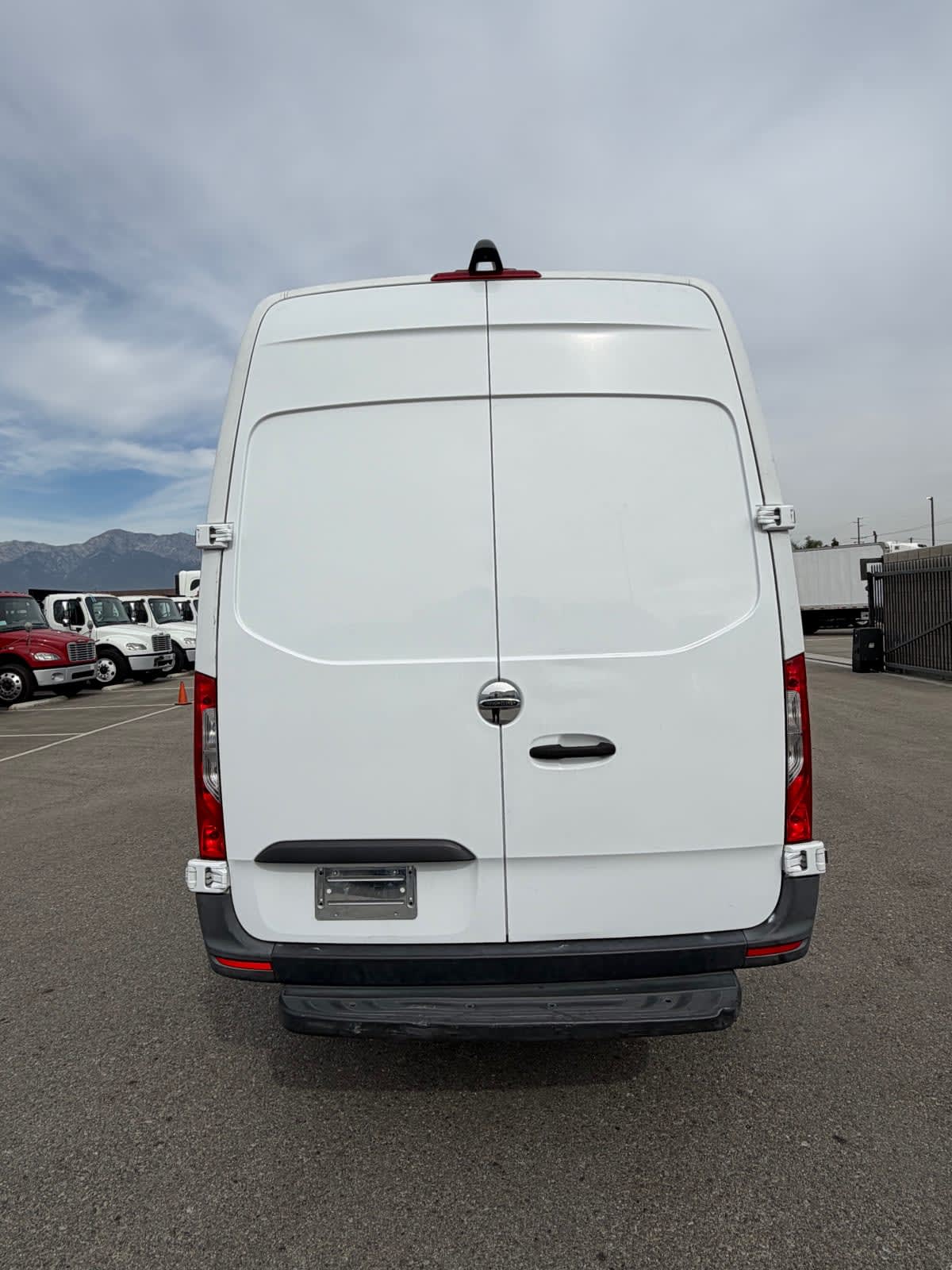 Used 2019 Freightliner Sprinter 2500 - photo 8