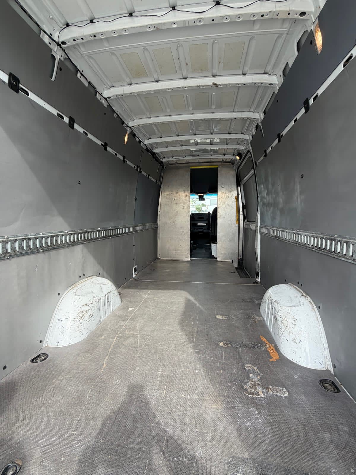 Used 2019 Freightliner Sprinter 2500 - photo 2