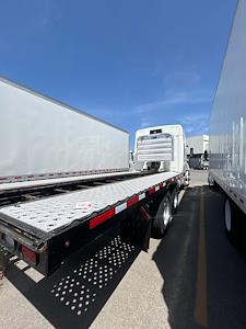 Used 2020 Freightliner Cascadia Sleeper Cab Flatbed Truck for sale #293134 - photo 2