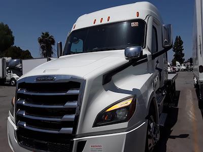 Used 2020 Freightliner Cascadia Sleeper Cab Flatbed Truck for sale #293135 - photo 1