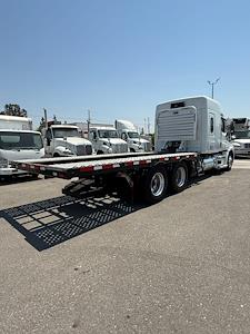 Used 2020 Freightliner Cascadia Sleeper Cab Cab Chassis for sale #293140 - photo 2
