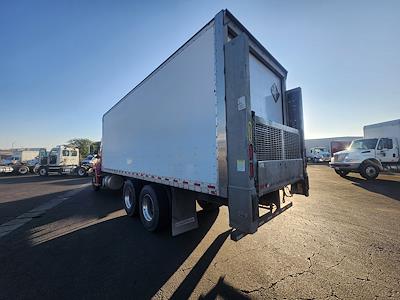 Used 2018 Freightliner Cascadia Day Cab Box Truck for sale #752466 - photo 2