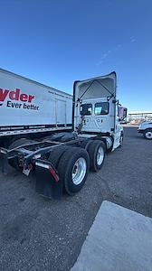 Used 2019 Freightliner Cascadia Detroit DD13 Semi Truck for sale #861312 - photo 2