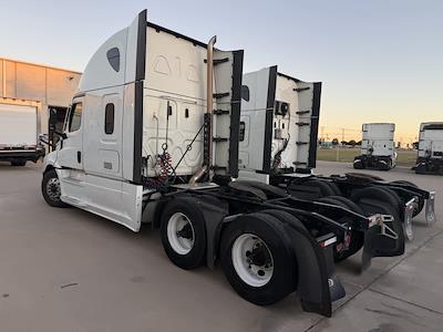 Used 2021 Freightliner Cascadia Cummins X15 Semi Truck with Sleeper Cab for sale #299516 - photo 2