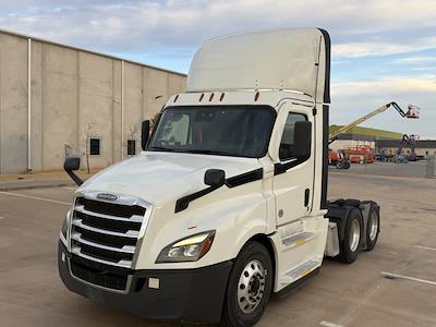 Used 2022 Freightliner Cascadia - photo 1
