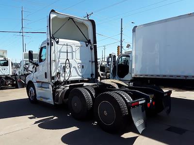Used 2022 Freightliner Cascadia Detroit Diesel DD15 Semi Truck for sale #510409 - photo 2