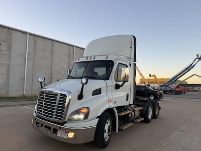 Used 2017 Freightliner Cascadia Detroit DD13 Semi Truck for sale #665078 - photo 1