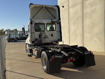 Used 2017 Freightliner Cascadia Detroit DD13 Semi Truck for sale #665138 - photo 2