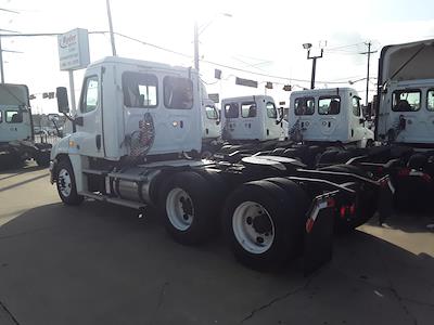 Used 2018 Freightliner Cascadia Detroit DD13 Semi Truck for sale #744739 - photo 2