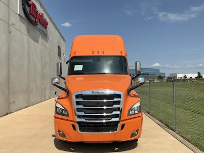 Used 2019 Freightliner Cascadia Detroit Diesel DD15 Semi Truck with Sleeper Cab for sale #805996 - photo 2