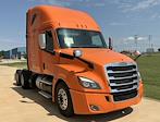 Used 2019 Freightliner Cascadia Detroit Diesel DD15 Semi Truck with Sleeper Cab for sale #805996 - photo 3