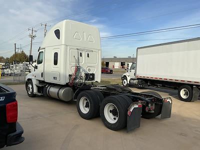 Used 2020 Freightliner Cascadia Cummins X15 Semi Truck with Sleeper Cab for sale #879155 - photo 2