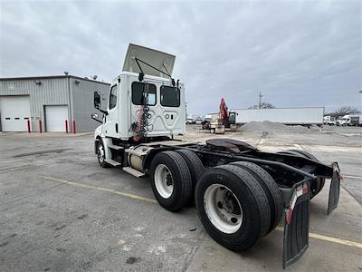 Used 2020 Freightliner Cascadia Detroit Diesel DD15 Semi Truck for sale #894376 - photo 2