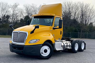 Used 2019 International LT International A26 Semi Truck for sale #504063 - photo 2