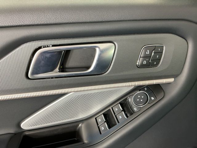 Used 2026 Ford Explorer - photo 18