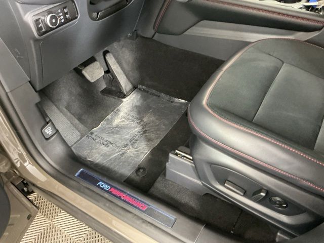 Used 2026 Ford Explorer - photo 20