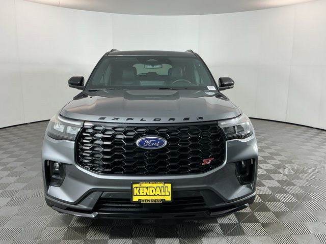Used 2026 Ford Explorer - photo 2
