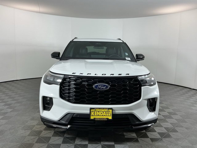 Used 2026 Ford Explorer - photo 2