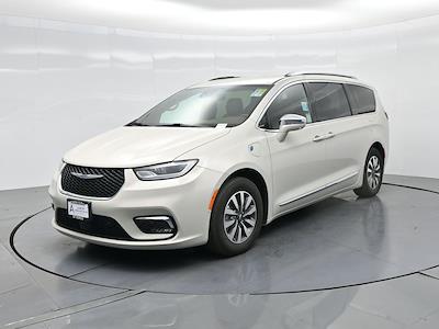 Used 2021 Chrysler Pacifica Limited Minivan for sale #204791P - photo 2