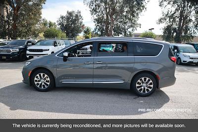Used 2023 Chrysler Pacifica - photo 1