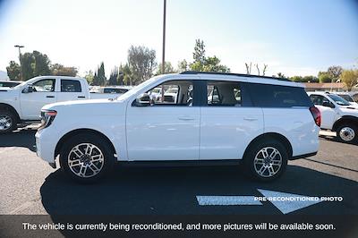 Used 2025 Ford Expedition - photo 1