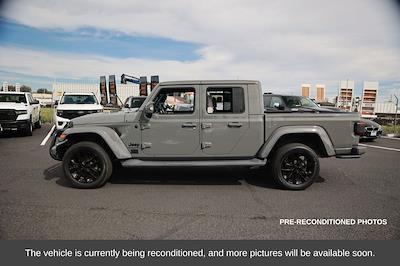 Used 2022 Jeep Gladiator - photo 1