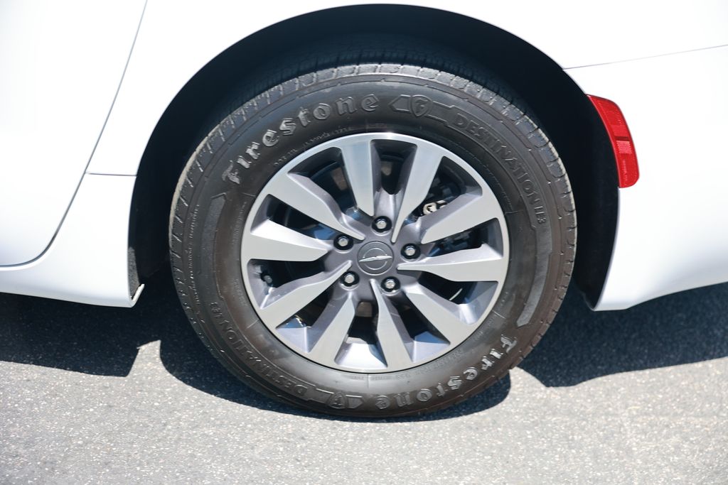 Used 2024 Chrysler Pacifica - photo 30