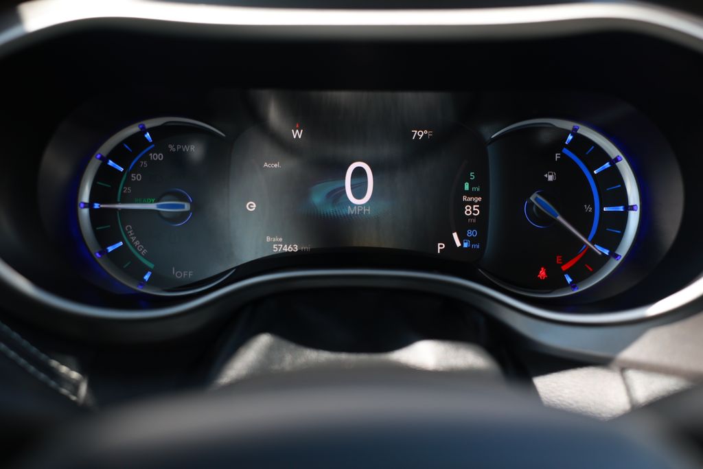 Used 2024 Chrysler Pacifica - photo 5