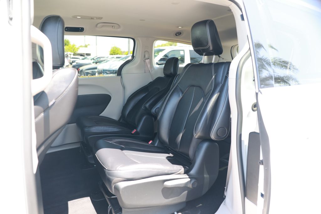 Used 2024 Chrysler Pacifica - photo 16