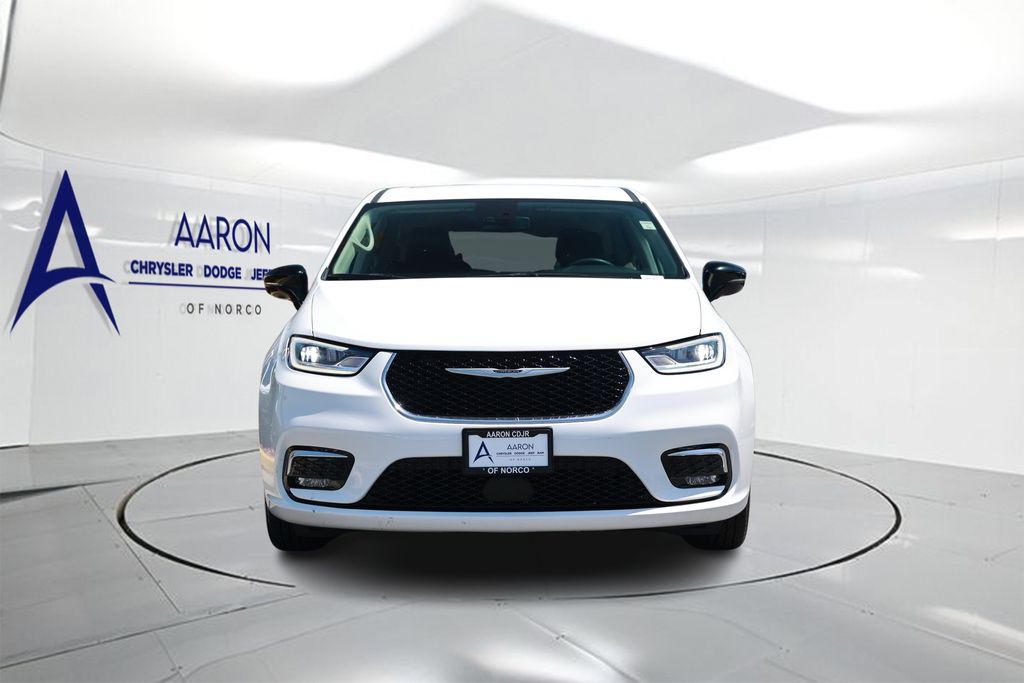 Used 2024 Chrysler Pacifica - photo 24