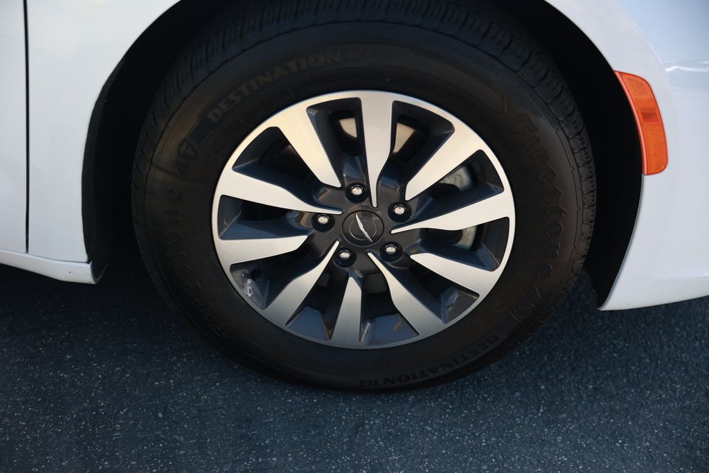 Used 2024 Chrysler Pacifica - photo 27