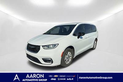 2024 Chrysler Pacifica FWD Minivan for sale #206209P - photo 1
